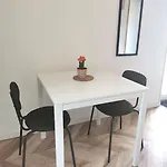 Moderne Avec Jardin Prive Apartman