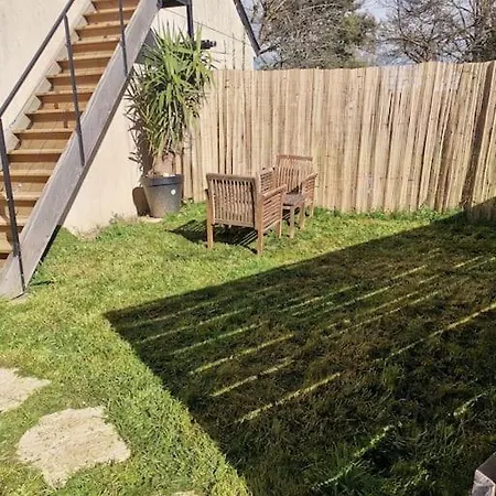 Moderne Avec Jardin Prive شقة
